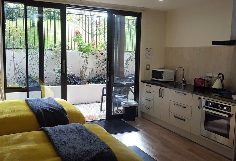 Shetland Court Apartments 20