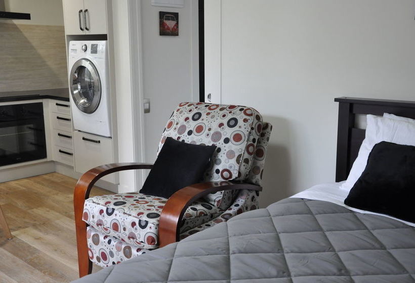 Shetland Court Apartments 6