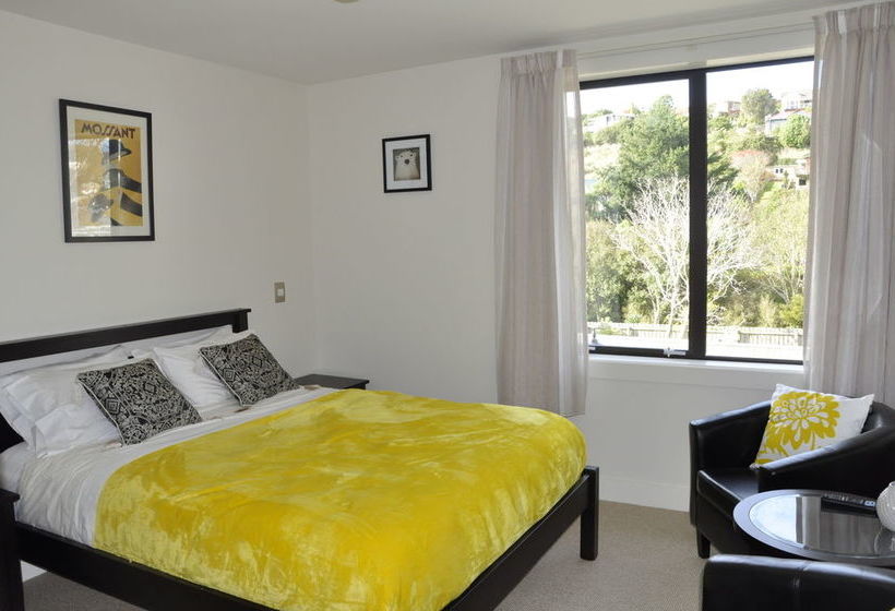 Shetland Court Apartments 8