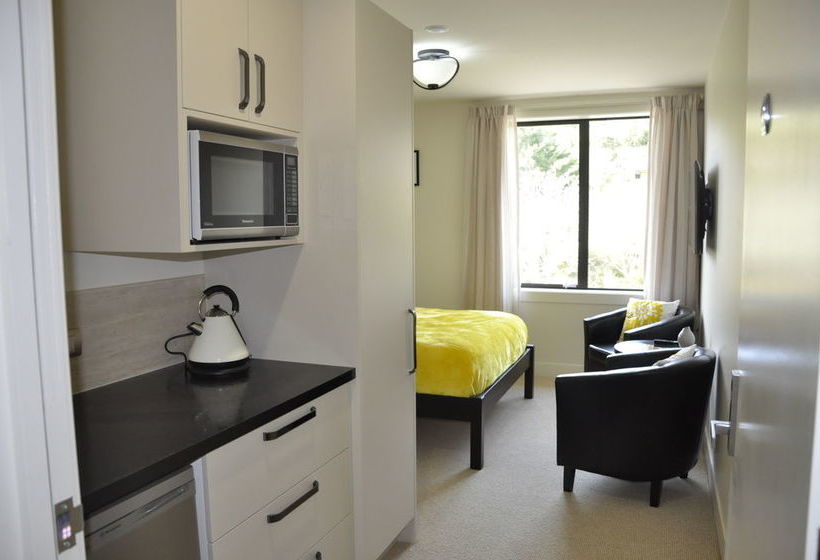 Shetland Court Apartments 9