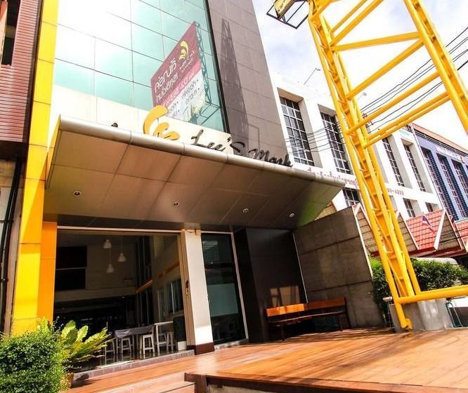 Hotel Lee's Mark Residence