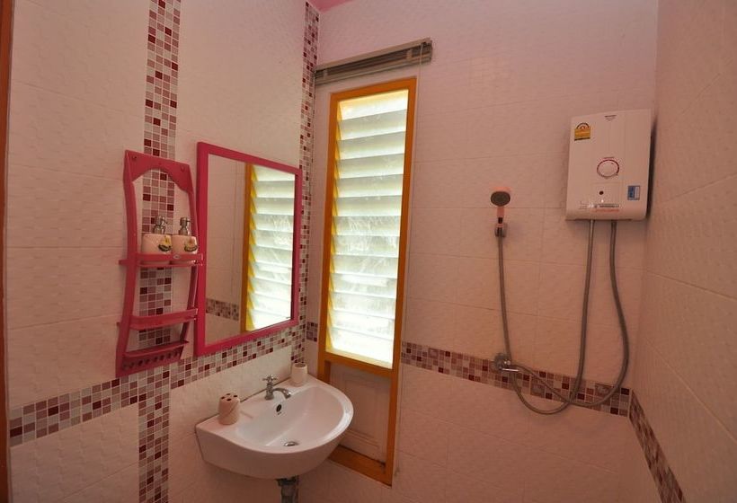 Pension Sidewalk Boutique 12