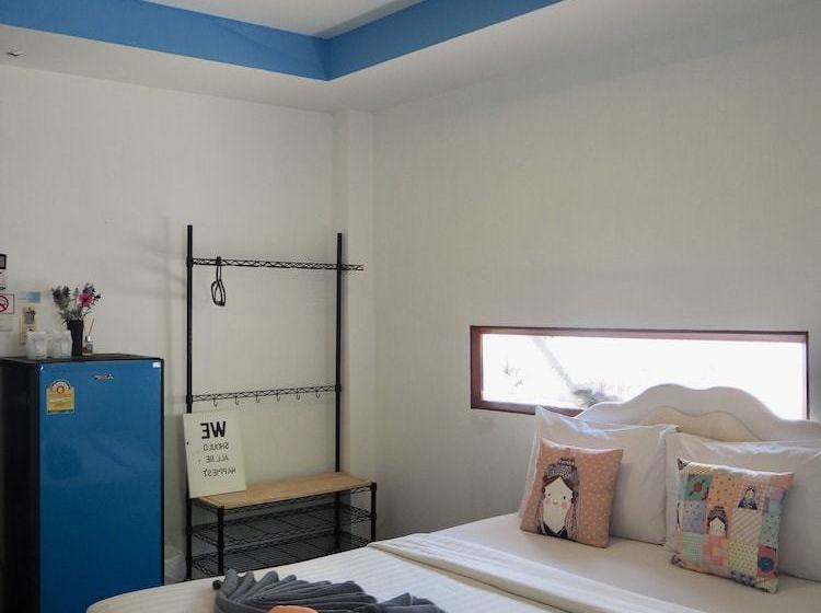 Pension Sidewalk Boutique 15