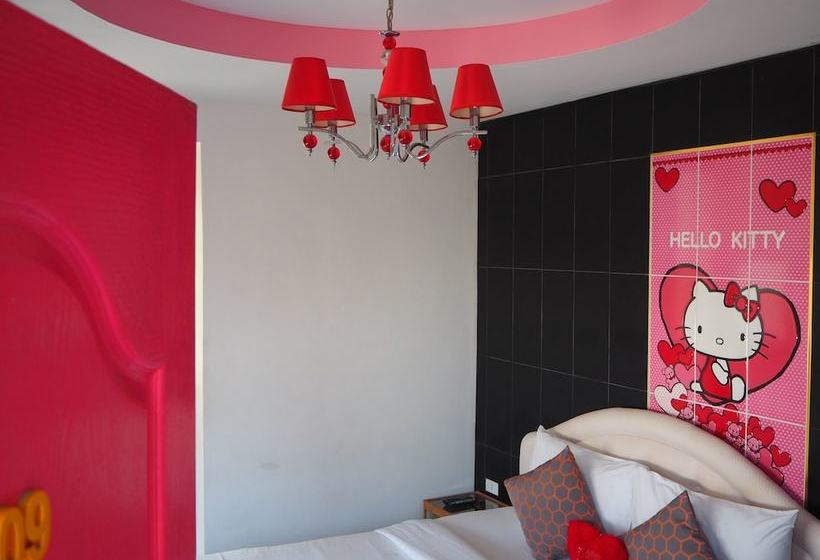 Pension Sidewalk Boutique 17