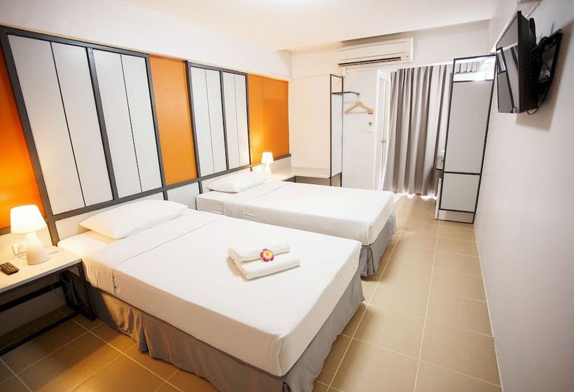 Hotel Regent Ngamwongwan 12