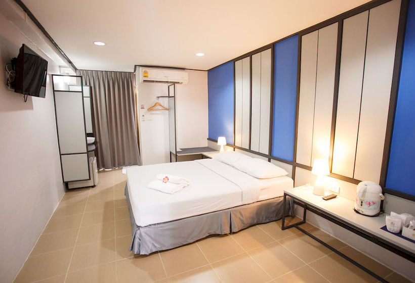 Hotel Regent Ngamwongwan 16