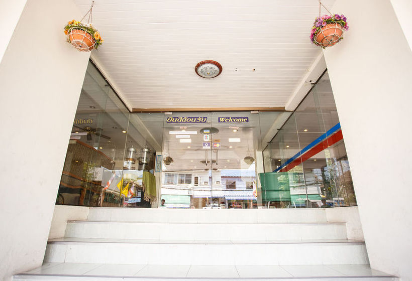 Hotel Regent Ngamwongwan 18