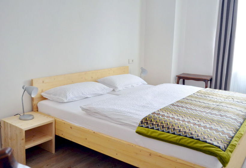 Hotel Café Verkehrt 12