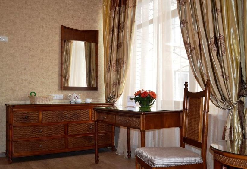 Hotel Happy Inn Na Sofiyskoy 10