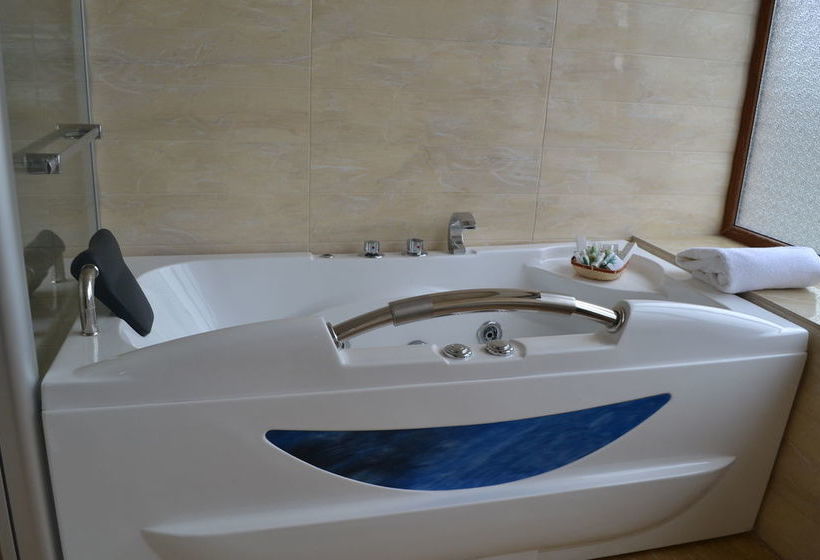 Hotel Happy Inn Na Sofiyskoy 11