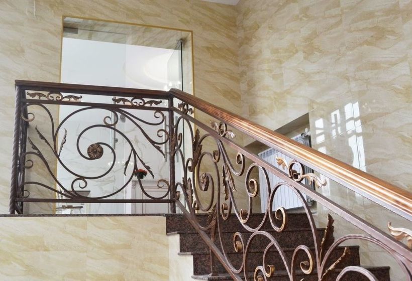 Hotel Happy Inn Na Sofiyskoy 12