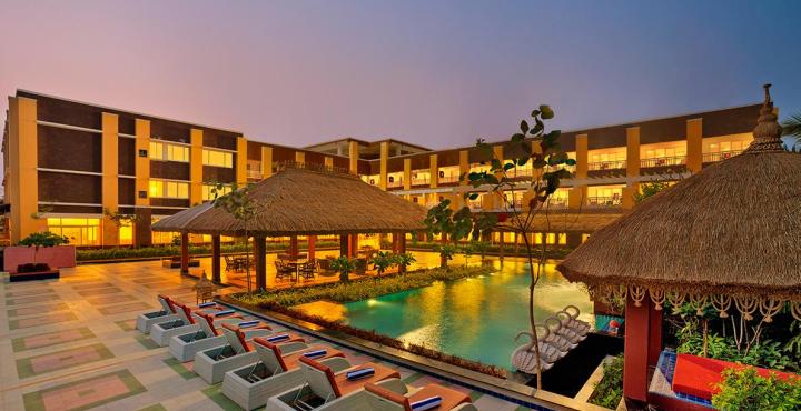 Hotel Mayfair Waves 1