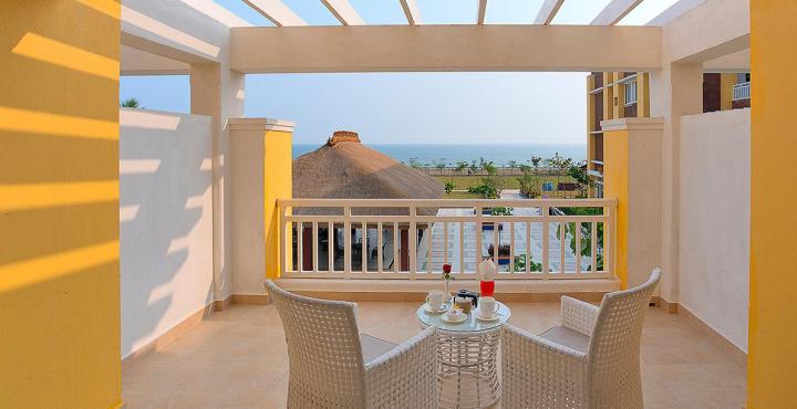 Hotel Mayfair Waves 7