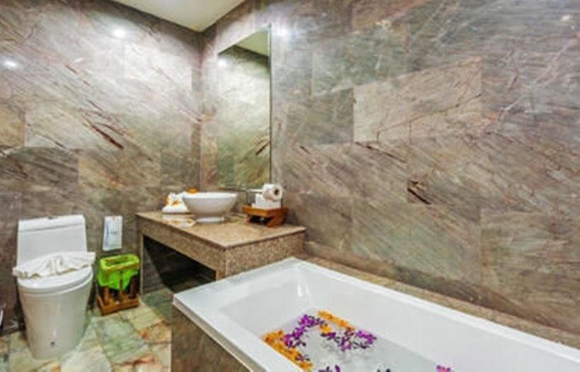 Hotel The Windmill Phuket 14