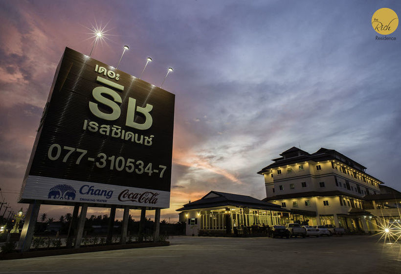 Hotel The Rich Residence