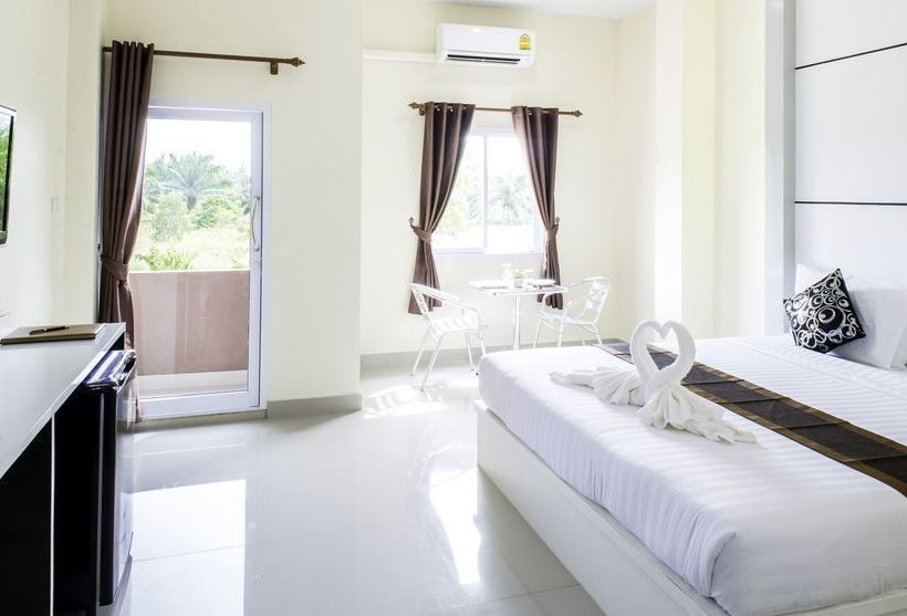 Hotel The Rich Residence 8