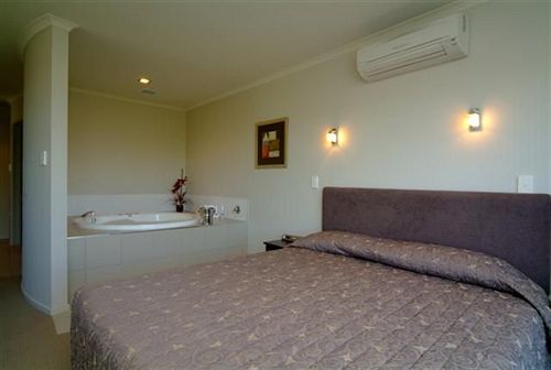 Lake Taupo Motor Inn 1