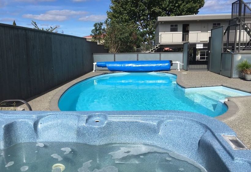 Lake Taupo Motor Inn 6