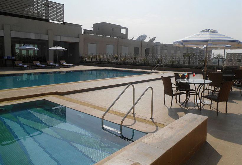 Hotel Country Inn & Suites Meerut 15