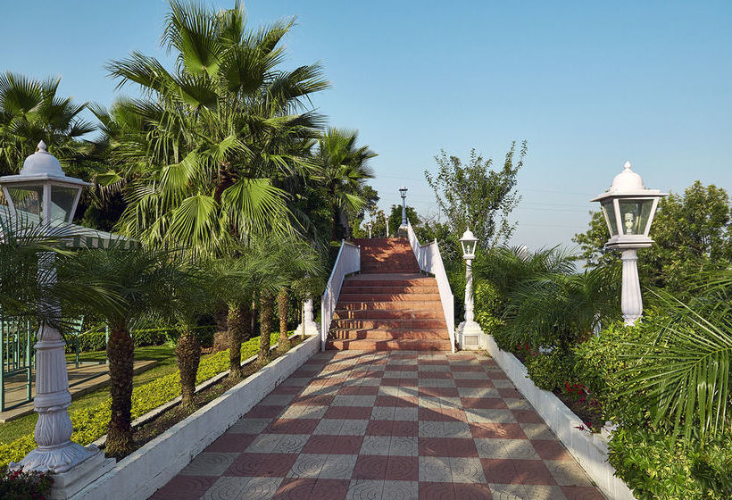 Resort Club Mahindra Kandaghat 14