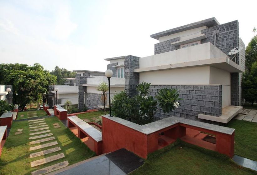 Hotel Leisure Vacations Cloud9 10