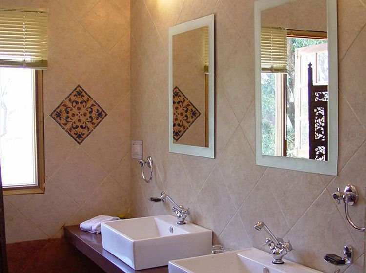 Hotel Judge's Court 8