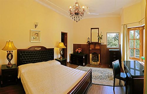 Hotel Judge's Court 9