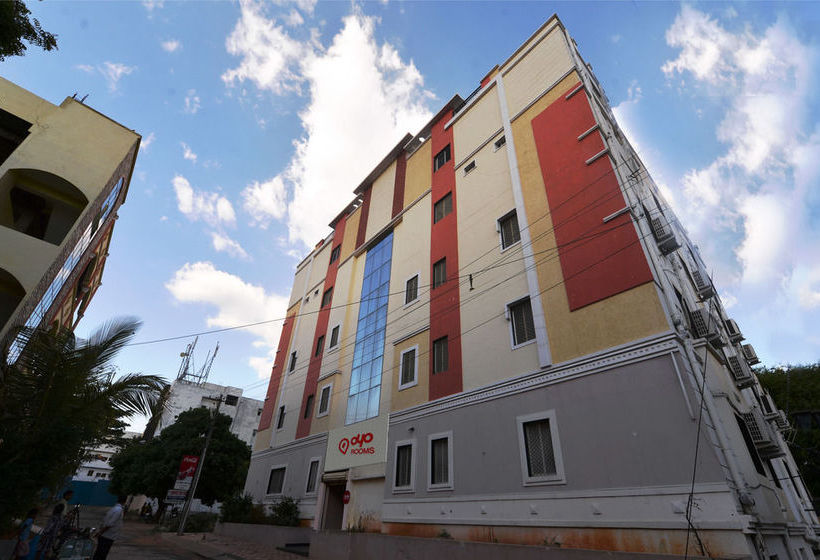 Hotel Oyo Rooms Hyderabad Airport Extension 11
