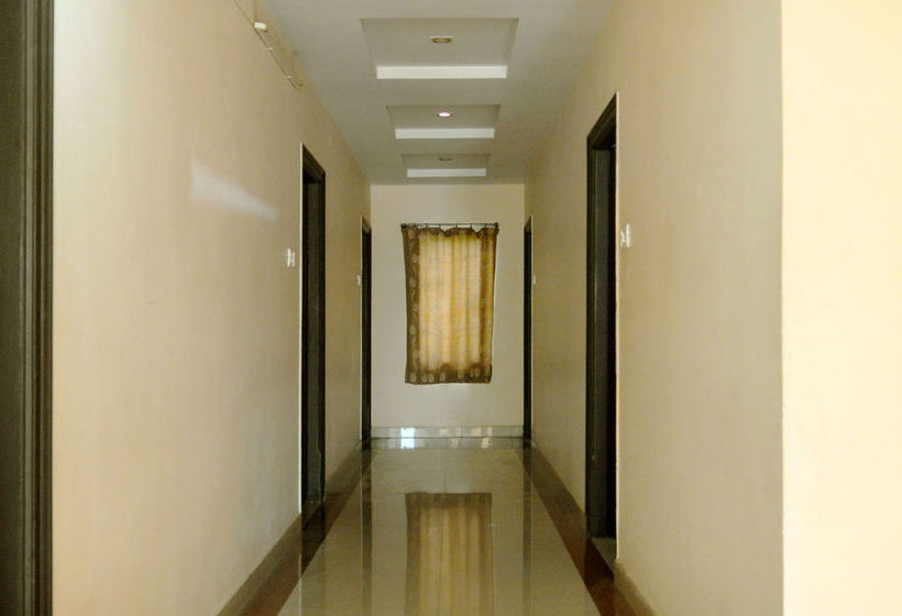 Hotel Oyo Rooms Hyderabad Airport Extension 8