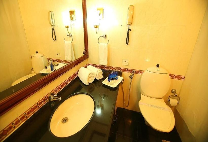 Hotel Oyo Premium Cochin Airport Extension 10