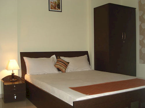 Hotel 10 Blossoms Signature Service Apartments Navrangpura 7