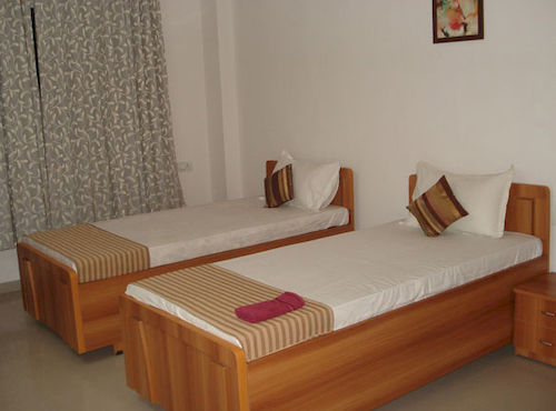 Hotel 10 Blossoms Signature Service Apartments Navrangpura 8