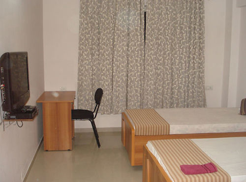 Hotel 10 Blossoms Signature Service Apartments Navrangpura 9
