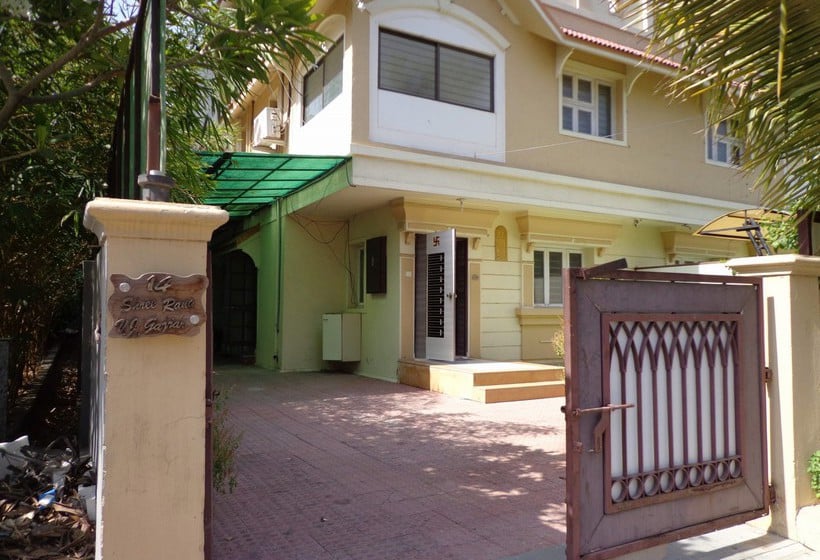 Hotel 10 Blossoms Service Apartments Prahladnagar 3