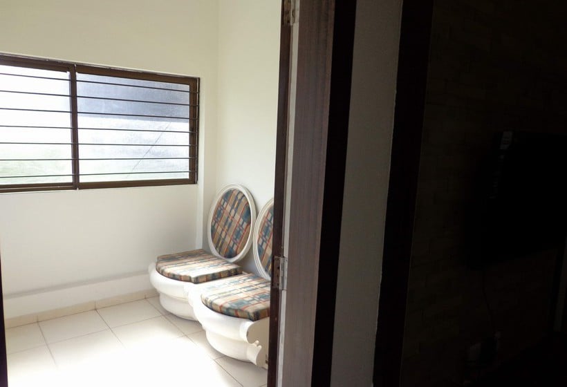 Hotel 10 Blossoms Service Apartments Prahladnagar 9