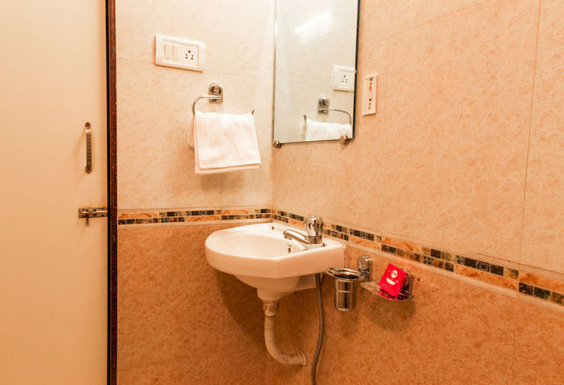 Hotel Oyo Apartments Powai Lake View 1