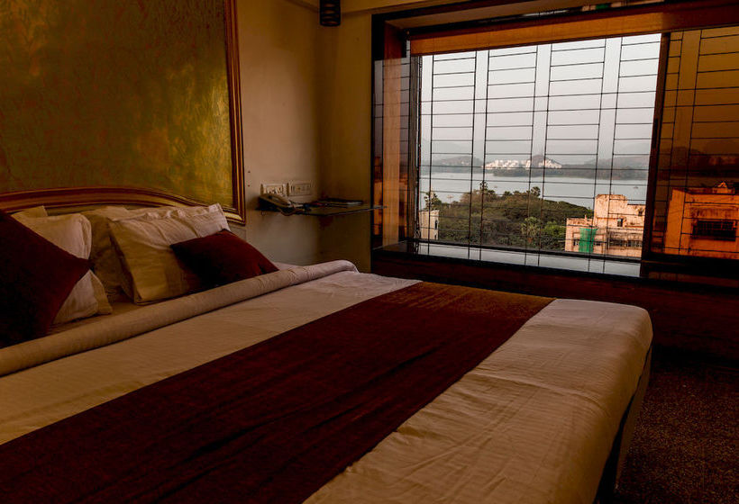 Hotel Oyo Apartments Powai Lake View 3