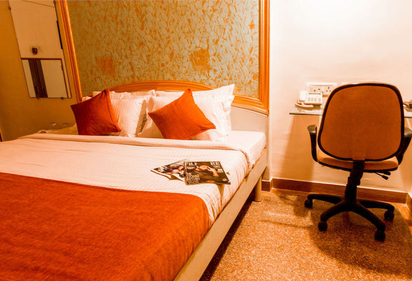 Hotel Oyo Apartments Powai Lake View 6