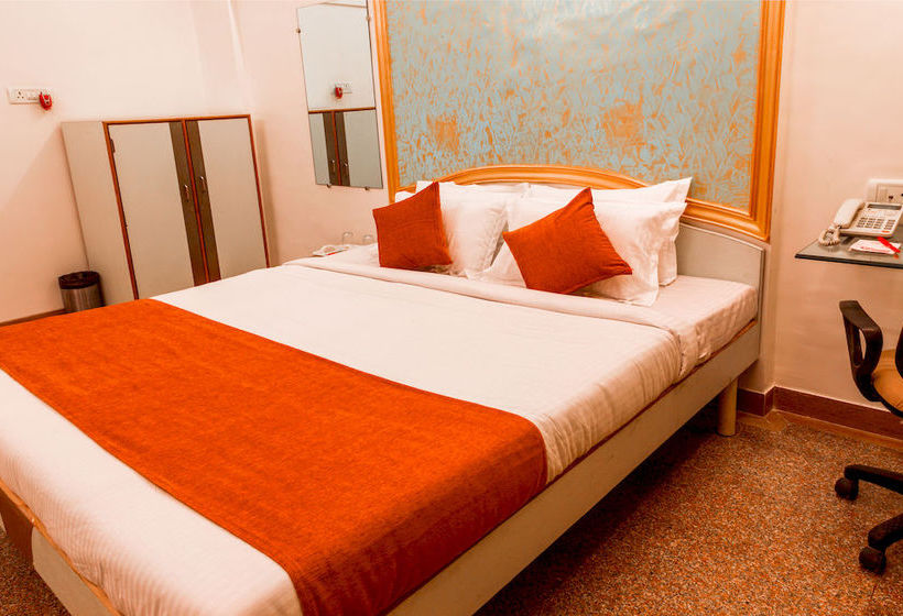 Hotel Oyo Apartments Powai Lake View 7