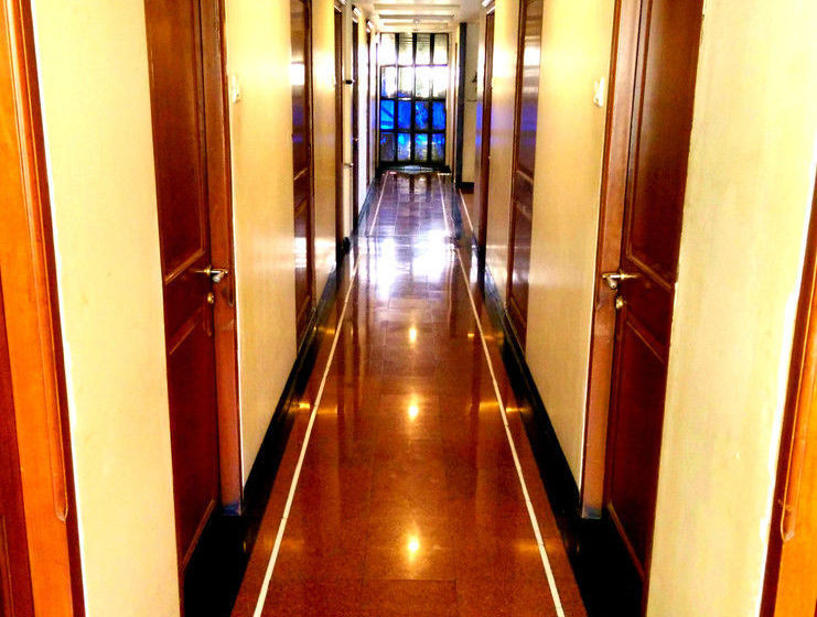 Hotel Stay Vista Rooms at Thane West 5