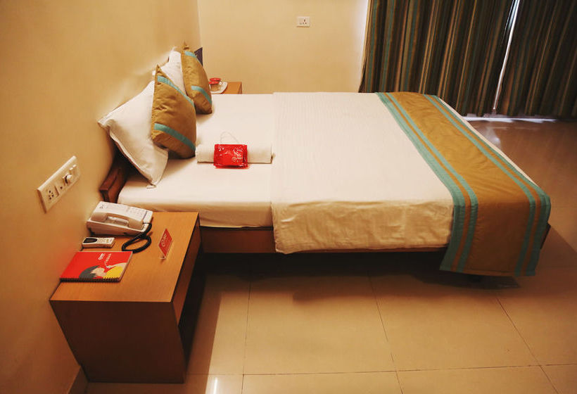 Hotel Oyo Rooms South Main Road Koregaon Park 8