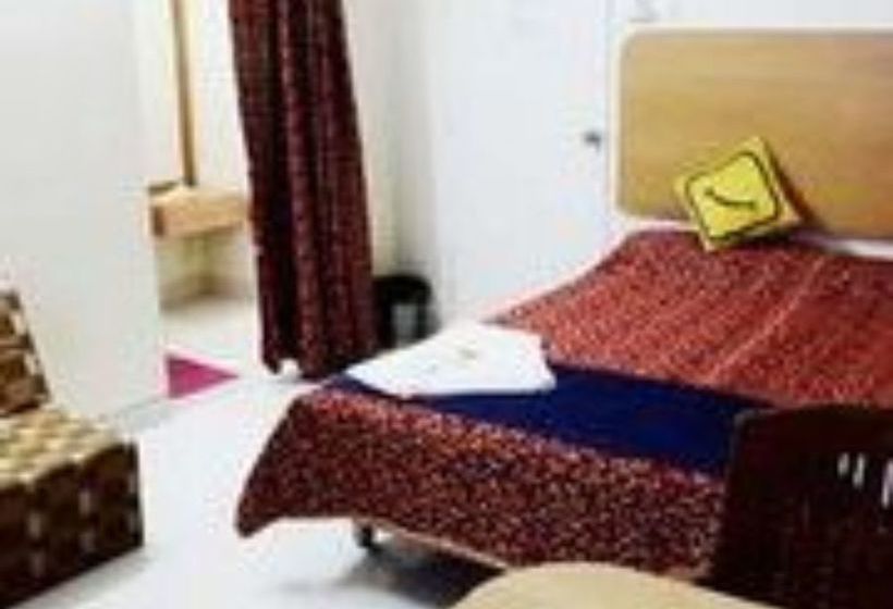 Hotel Vista Rooms at Station Road 5