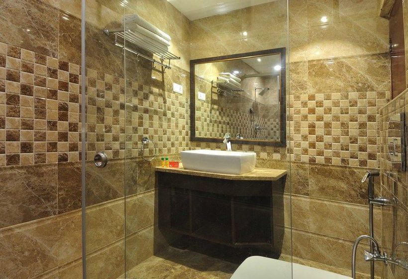 Fabhotel Shirdi Bus Stand 1