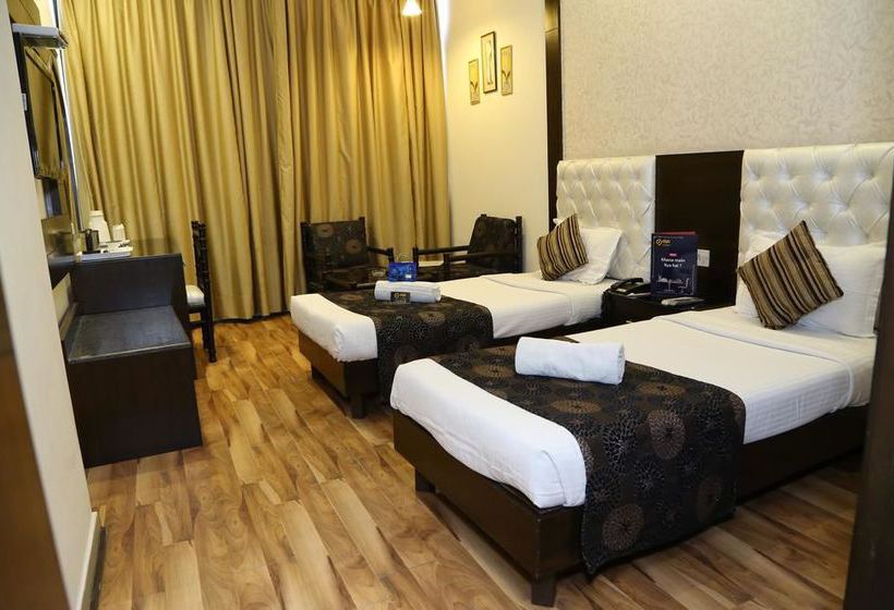 Hotel Oyo Premium Opposite Panchkula Bus Stand 12