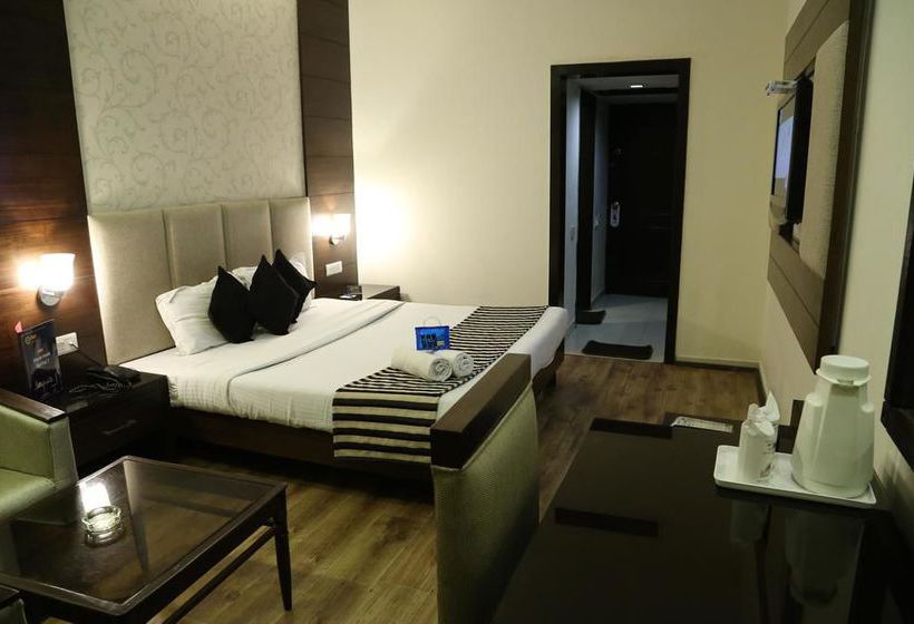 Hotel Oyo Premium Opposite Panchkula Bus Stand 15