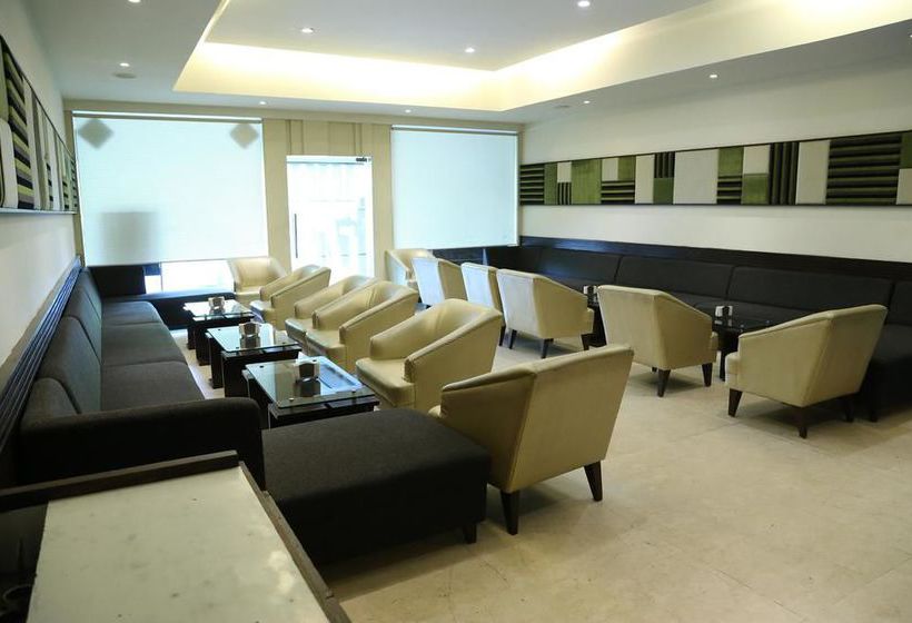 Hotel Oyo Premium Opposite Panchkula Bus Stand 17