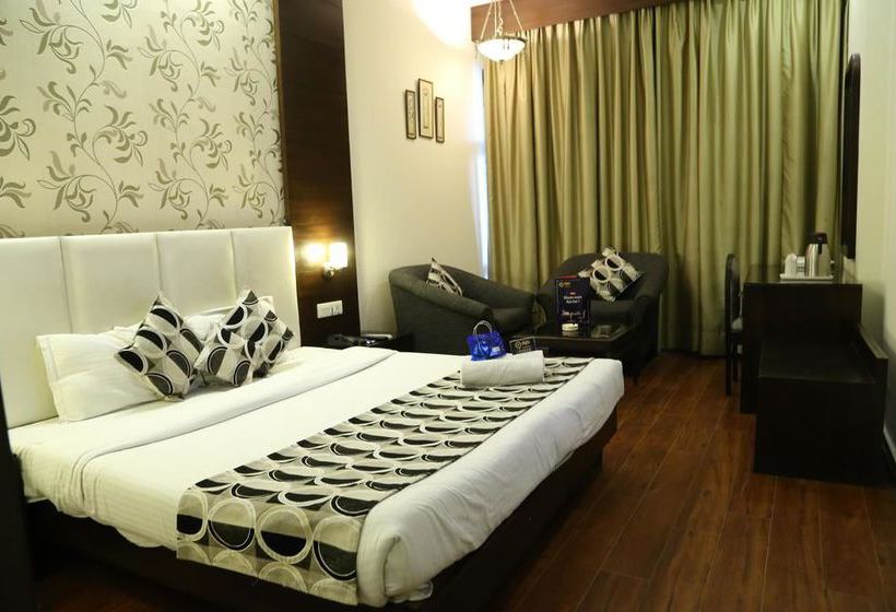 Hotel Oyo Premium Opposite Panchkula Bus Stand 3