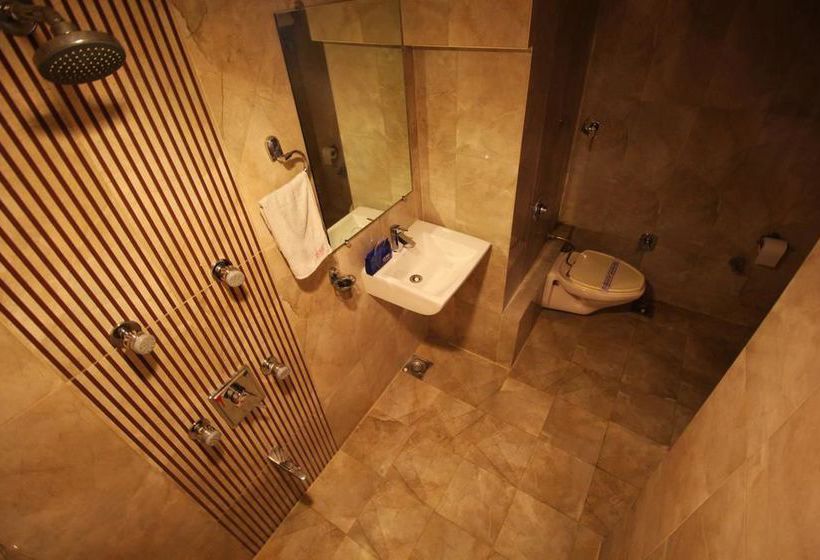 Hotel Oyo Premium Law Garden C G Road 14