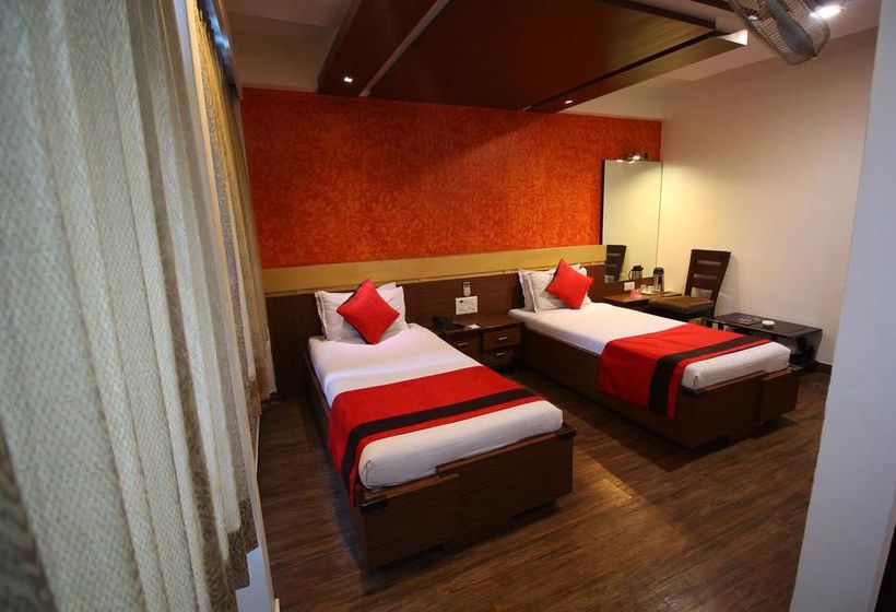 Hotel Oyo Premium Law Garden C G Road 15