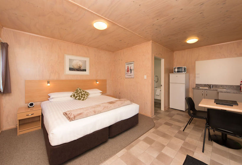 Hotel Martinborough Top 10 Holiday Park 12